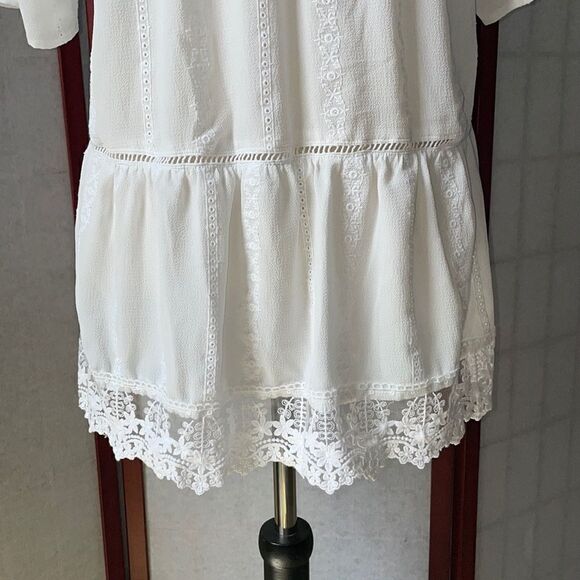 Anthropologie Leith White Lace High Neck Top with Eyelet Cut Outs (Size: Small) - Picture 15 of 16